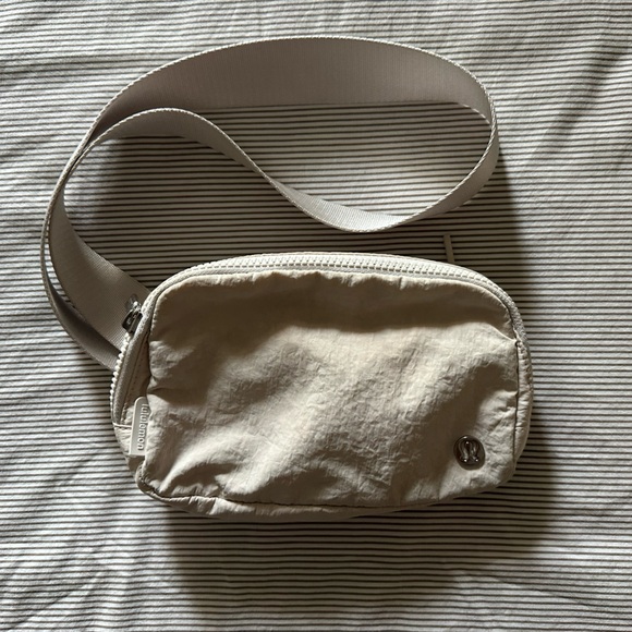 lululemon athletica Handbags - Lululemon Everywhere Belt Bag 1L in Cream